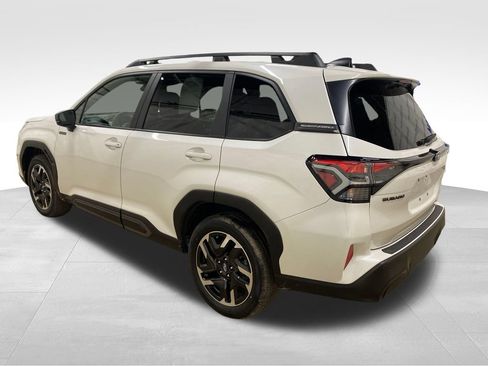 Used 2025 Subaru Forester Limited AWD/4WD image 2