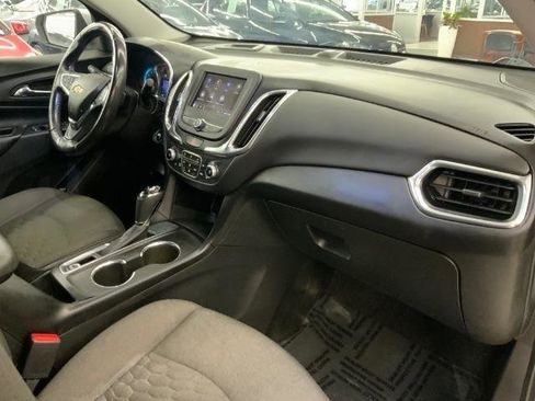 Used 2020 Chevrolet Equinox LT w/ Driver Convenience Package FWD image 9