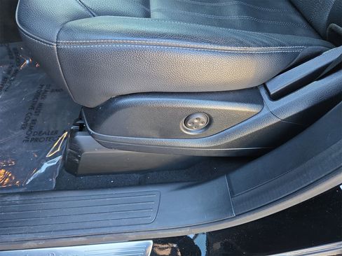 Used 2018 Mercedes-Benz GLE 350 image 32