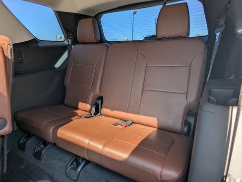 Used 2019 Chevrolet Traverse High Country AWD/4WD image 13