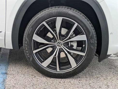 New 2026 Volkswagen Atlas Cross Sport SEL Premium R-Line image 11