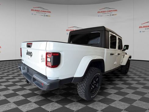 Used 2025 Jeep Gladiator Sport AWD/4WD image 7