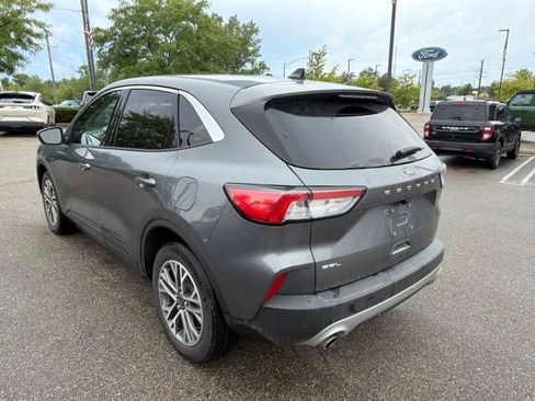 Used 2022 Ford Escape SEL w/ Technology Package FWD image 4