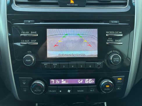 Used 2013 Nissan Altima 2.5 SV image 25