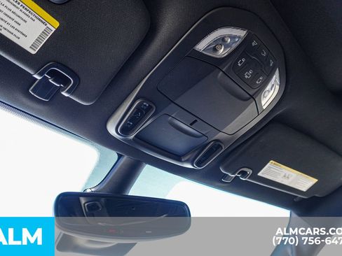 Used 2025 Chrysler Pacifica Limited image 38