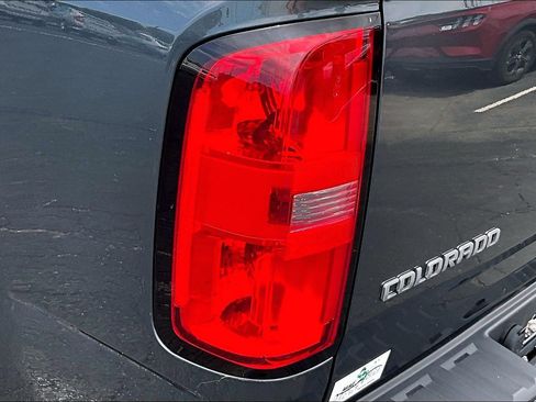 Used 2016 Chevrolet Colorado Z71 AWD/4WD image 27