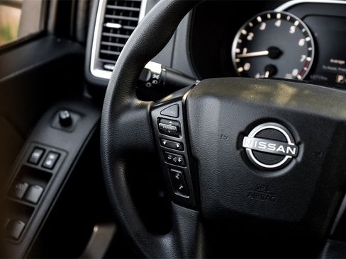 Used 2022 Nissan Frontier SV image 13