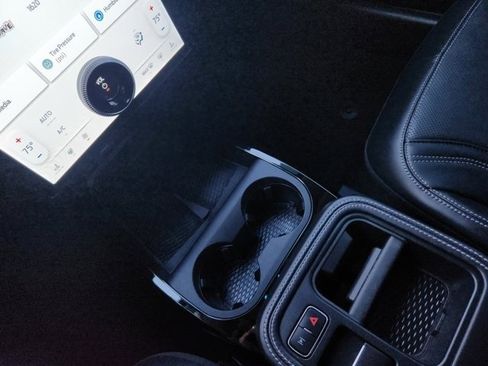 Used 2025 Ford Mustang Mach-E Premium image 18