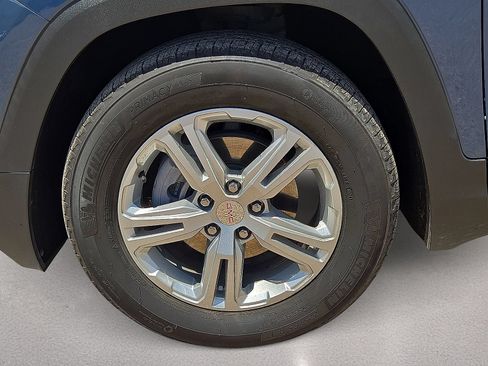 Used 2024 GMC Terrain SLE FWD image 10