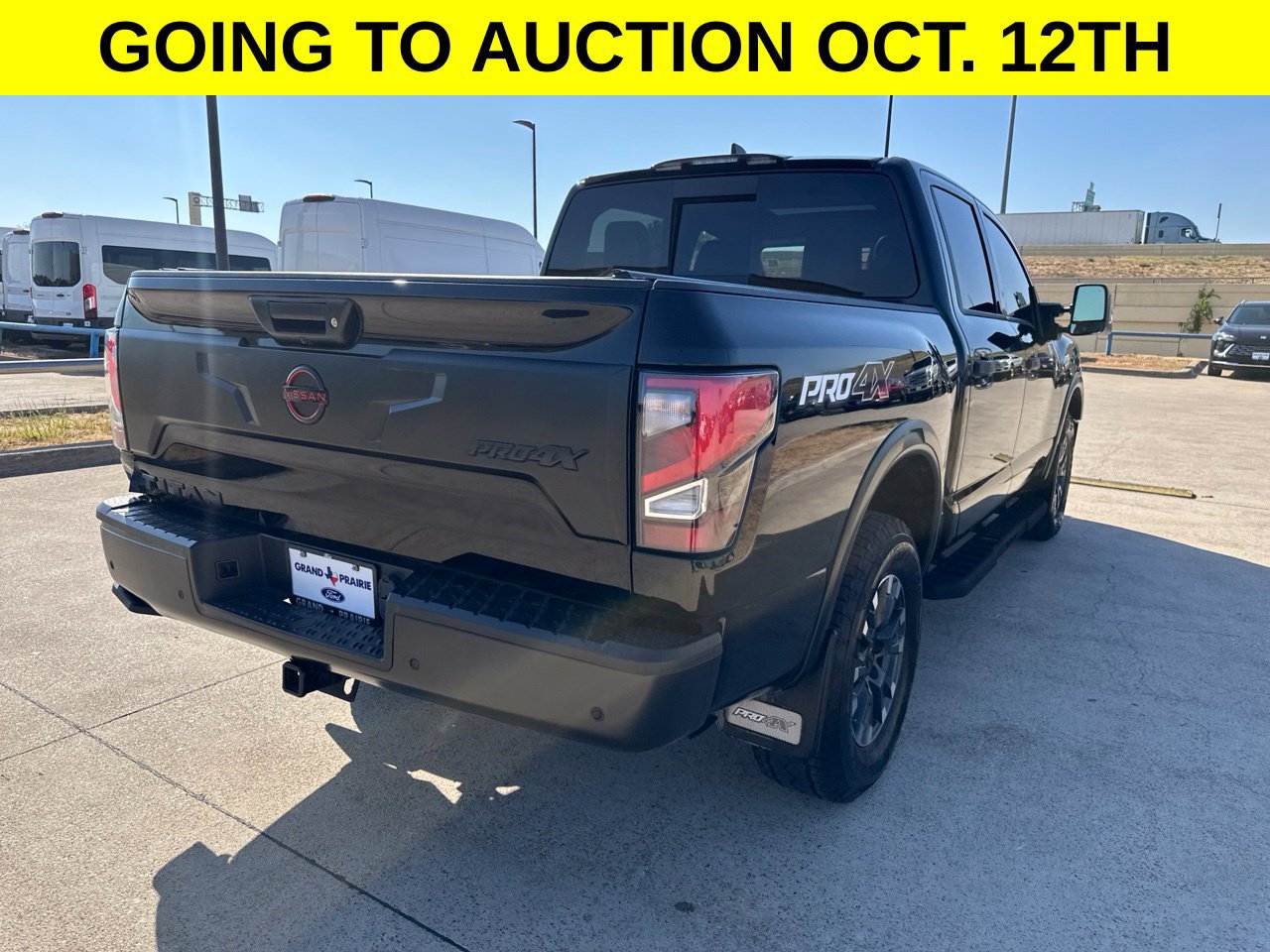 Used 2024 Nissan Titan PRO-4X w/ Pro-4x Convenience Package AWD/4WD image 5