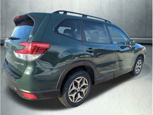Used 2022 Subaru Forester Premium image 6
