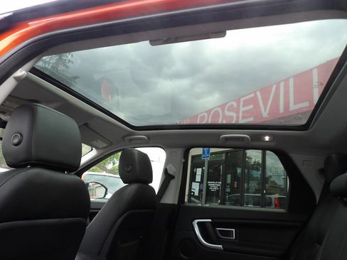 Used 2017 Land Rover Discovery Sport HSE AWD/4WD image 10