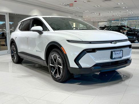 New 2026 Chevrolet Equinox EV LT image 1