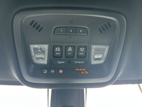 Certified 2023 Chevrolet Traverse High Country AWD/4WD image 45