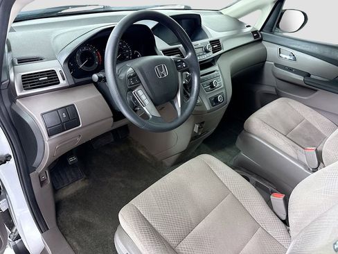 Used 2015 Honda Odyssey LX image 9
