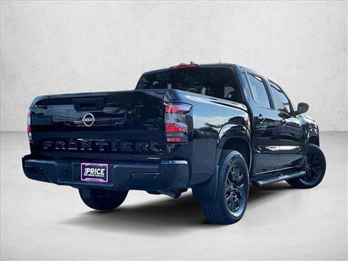 Used 2023 Nissan Frontier SV w/ Midnight Edition Package image 2