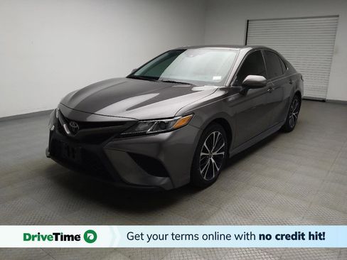 Used 2019 Toyota Camry SE image 1