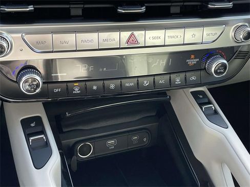 New 2025 Kia Telluride S image 39
