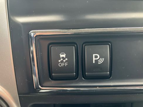 Used 2019 Nissan Titan PRO-4X w/ Pro-4x Convenience Package AWD/4WD image 24