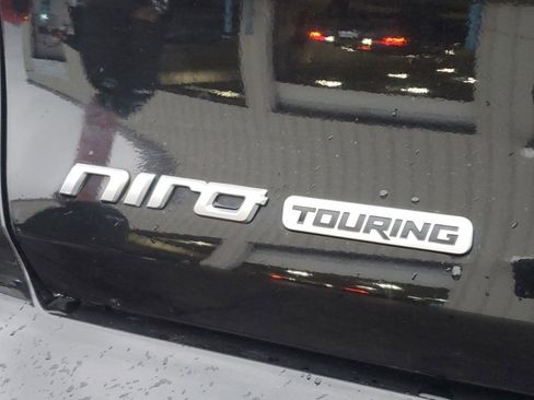 Used 2017 Kia Niro EX image 7