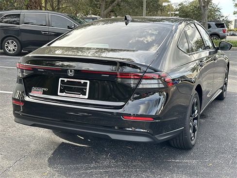 New 2025 Honda Accord SE image 3