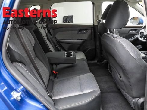 Used 2022 Nissan Rogue SV AWD/4WD image 22
