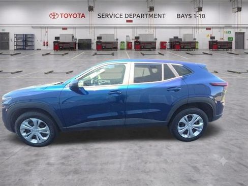 Used 2024 Chevrolet Trax LS FWD image 9
