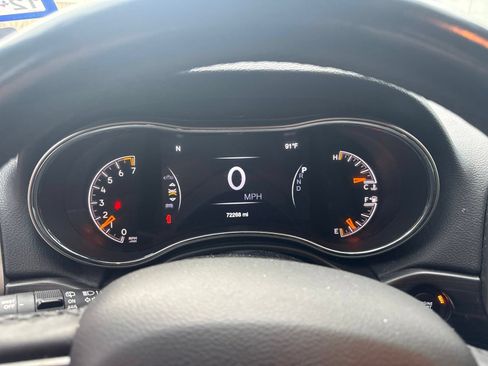 Used 2019 Jeep Grand Cherokee Laredo RWD image 6