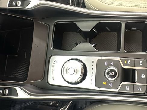Used 2025 Kia Sorento EX image 30