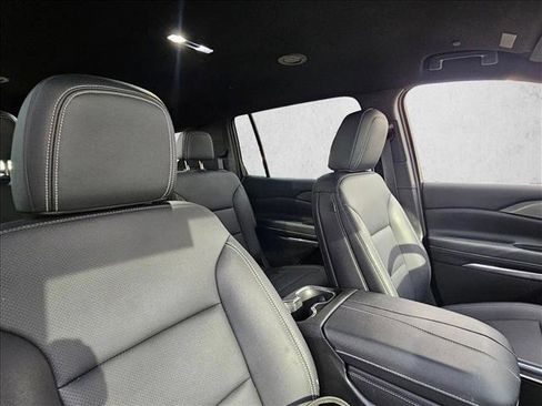 Used 2026 Chevrolet Traverse LT image 26