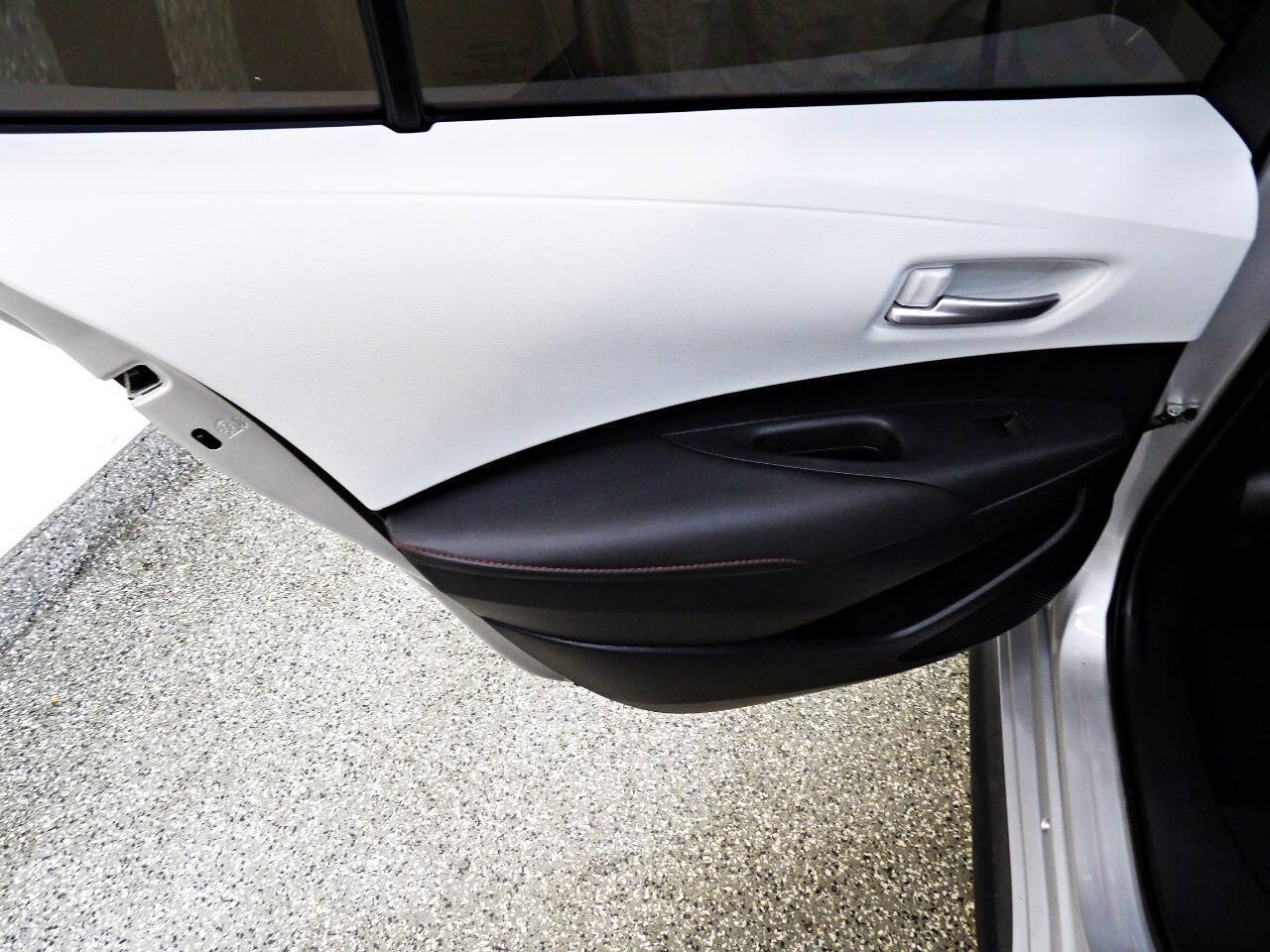 Used 2023 Toyota Corolla SE FWD image 9