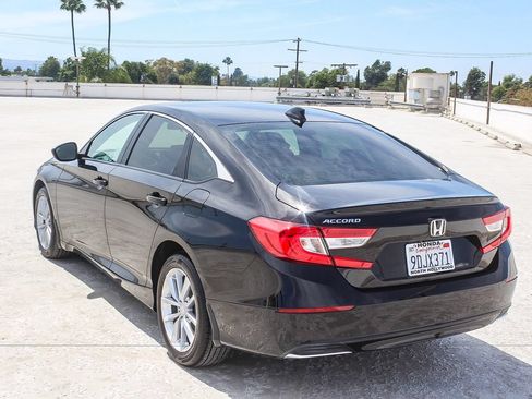 Certified 2022 Honda Accord LX image 4