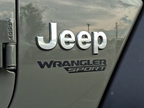 Used 2020 Jeep Wrangler Sport AWD/4WD image 29