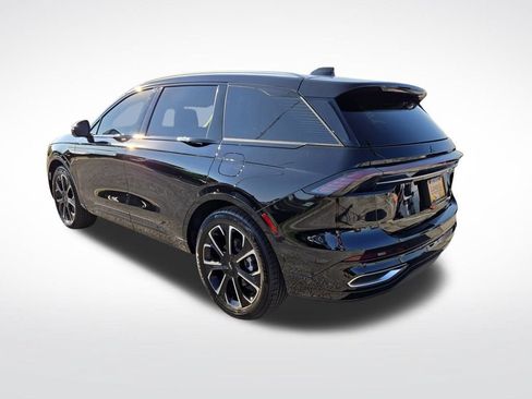 Used 2026 Lincoln Nautilus Reserve AWD/4WD image 7