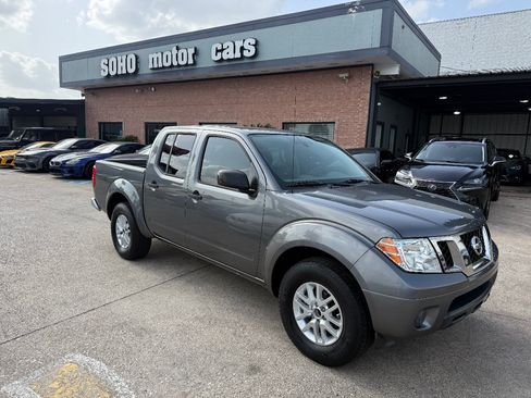 Used 2019 Nissan Frontier SV RWD image 3