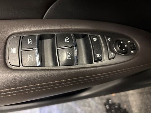 Used 2016 INFINITI Q70 L 3.7 w/ Deluxe Touring Package image 12