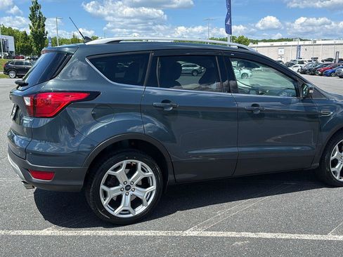 Used 2019 Ford Escape Titanium AWD/4WD image 4