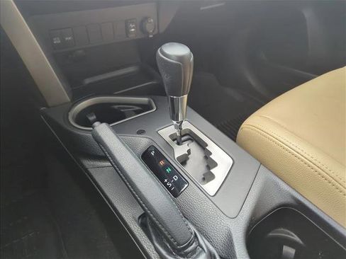 Used 2018 Toyota RAV4 XLE image 15