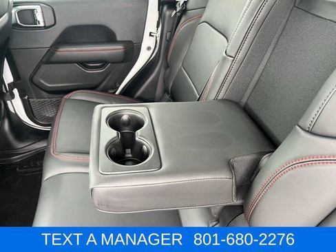 Used 2025 Jeep Gladiator Rubicon AWD/4WD image 37