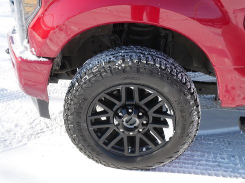 Used 2019 Ford F350 Lariat image 15