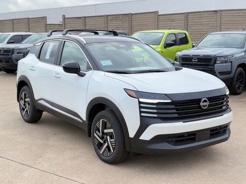 New 2026 Nissan Kicks SV FWD image 5