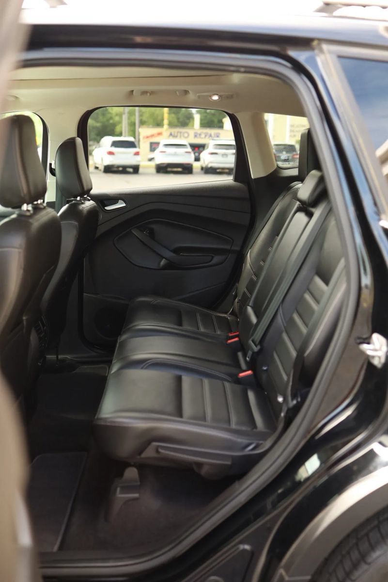 Used 2018 Ford Escape Titanium w/ Ford Safe & Smart Package FWD image 32