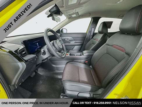 Certified 2025 Nissan Kicks SR image 19