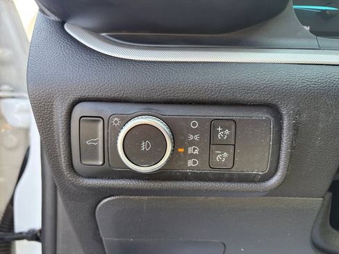 Used 2021 Ford Explorer XLT w/ Equipment Group 202A AWD/4WD image 21