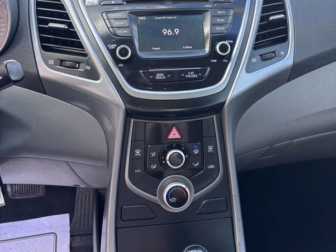 Used 2015 Hyundai Elantra SE w/ Option Group 02 image 7