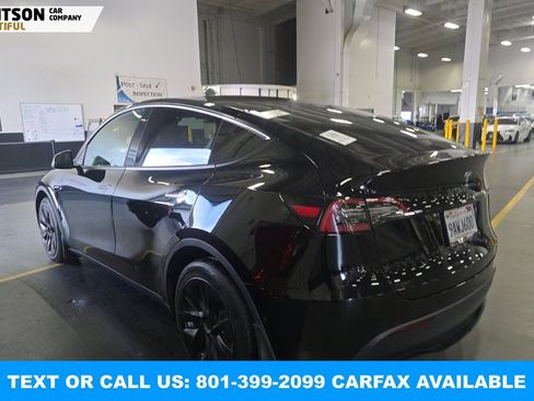 Used 2022 Tesla Model Y Long Range image 8