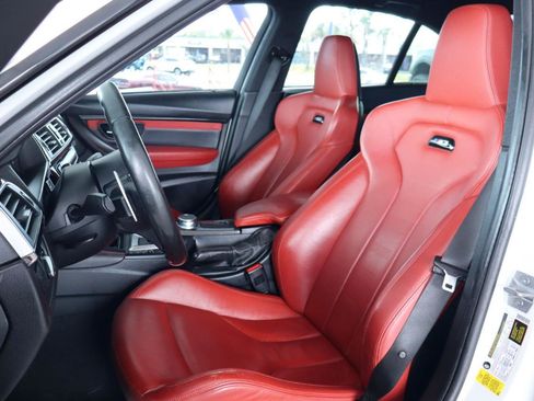 Used 2018 BMW M3 RWD image 16
