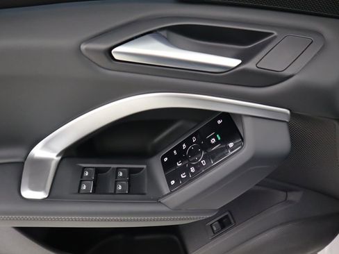 Used 2025 Audi Q5 Premium w/ Convenience Package image 25