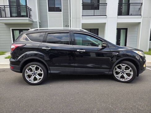 Used 2017 Ford Escape Titanium w/ Equipment Group 301A FWD image 5