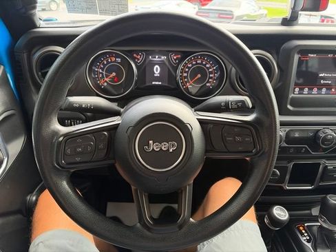 Used 2022 Jeep Gladiator Sport AWD/4WD image 14